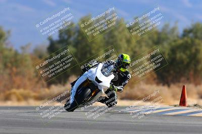 media/Jan-08-2022-SoCal Trackdays (Sat) [[1ec2777125]]/Turn 7 (1035am)/